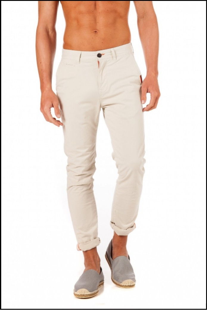 PANTALÓN CHINO INTERNATIONAL SUPERDRY