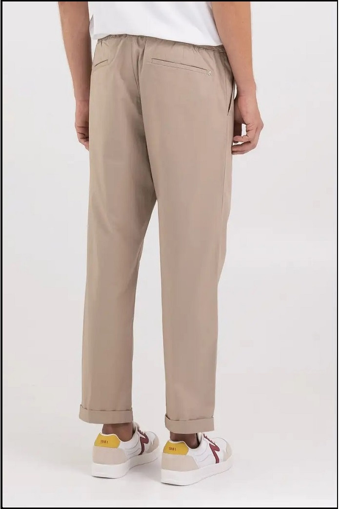 PANTALÓN BEIG JOGGER DE SARGA REPLAY