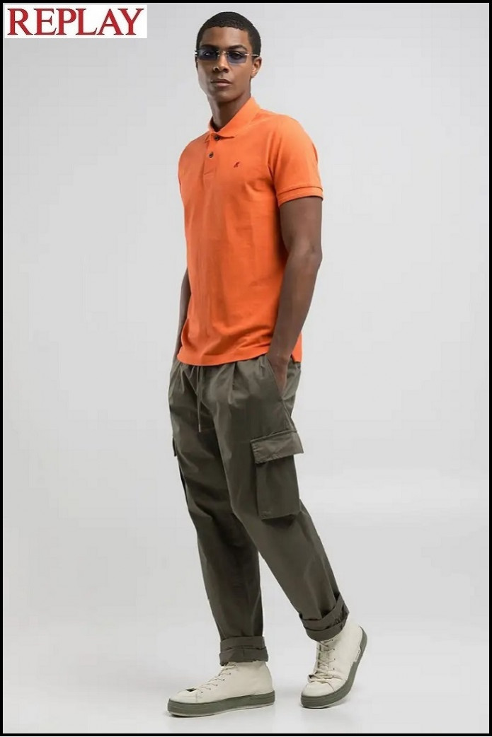 POLO DE PIQUÉ CON BORDADO NARANJA REPLAY