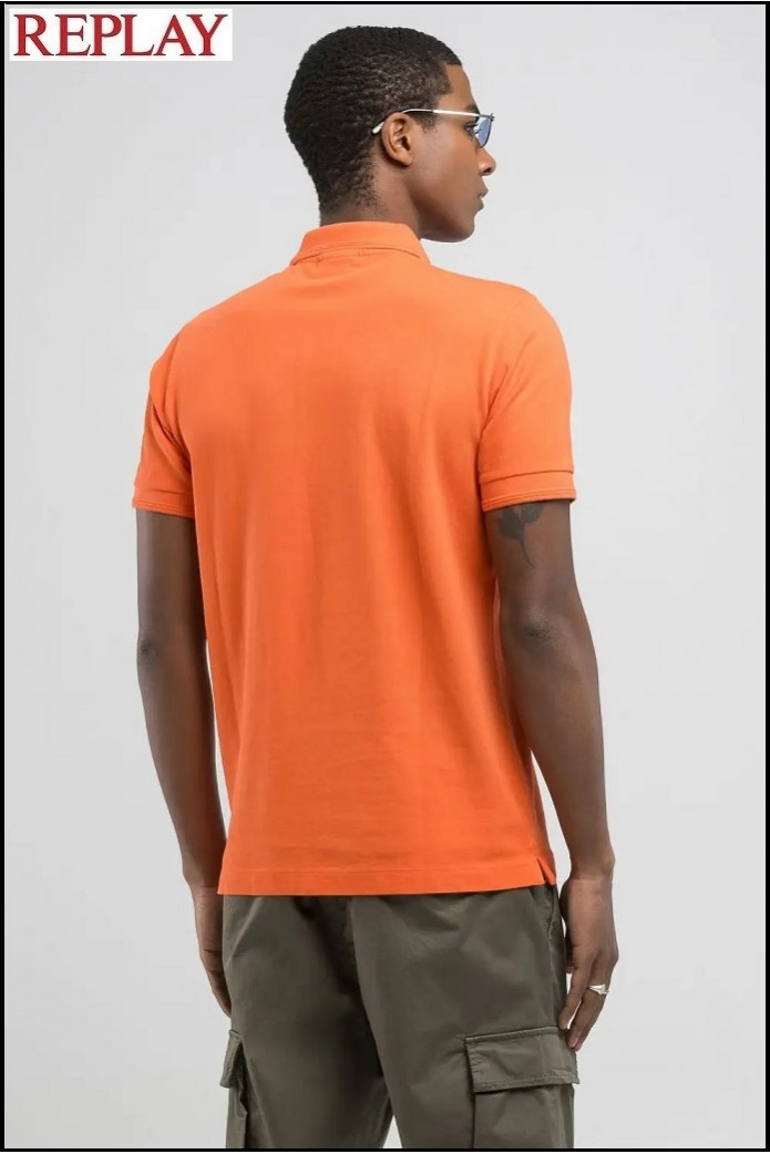 POLO DE PIQUÉ CON BORDADO NARANJA REPLAY
