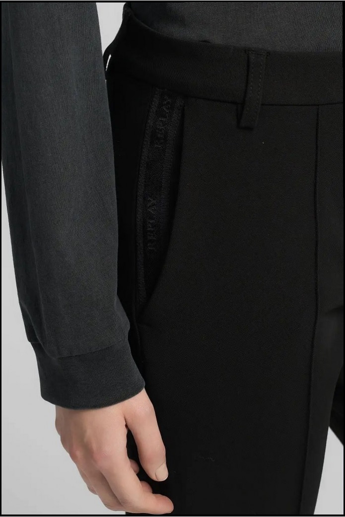 PANTALÓN NEGRO CROPPED DE SARGA REPLAY