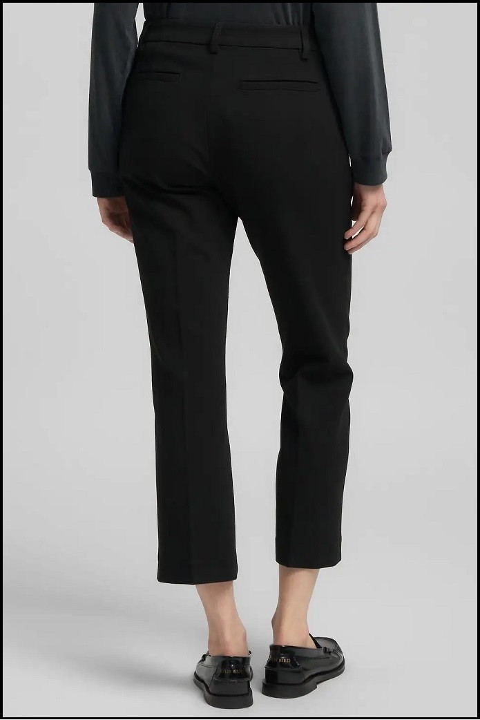 PANTALÓN NEGRO CROPPED DE SARGA REPLAY