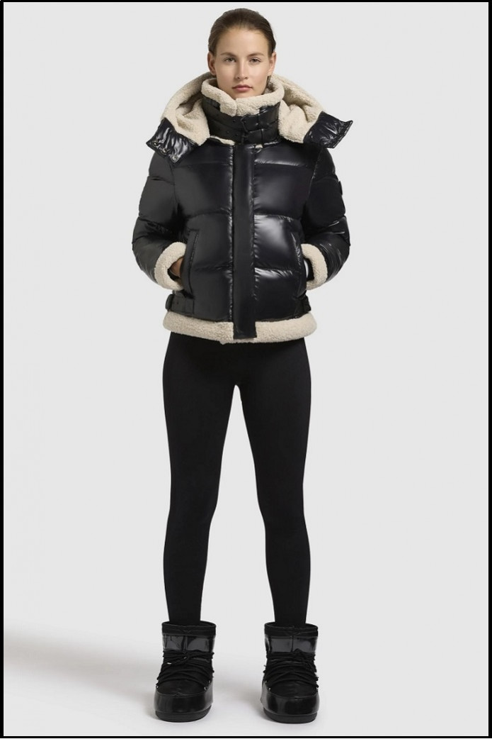 CHAQUETA CORTA NEGRA KHUJO