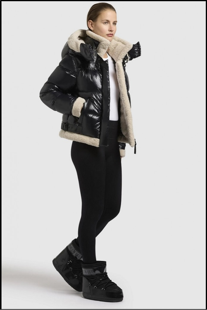 CHAQUETA CORTA NEGRA KHUJO