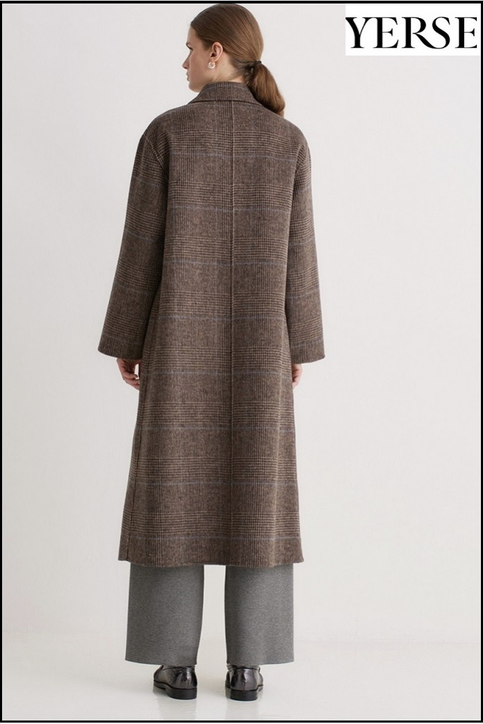 ABRIGO LARGO HANDMADE CUADROS MARRÓN YERSE