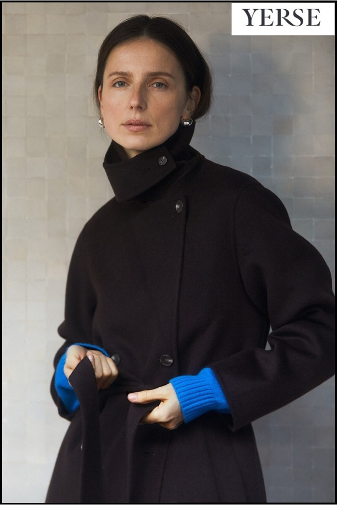 ABRIGO CHOCOLATE YERSE