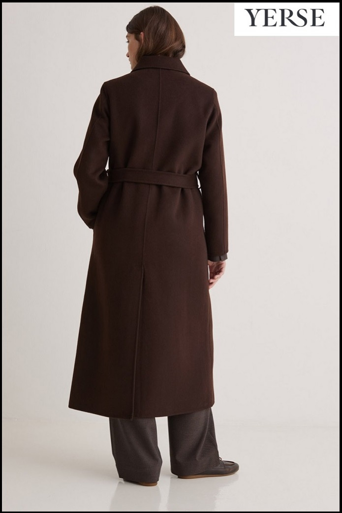 ABRIGO CHOCOLATE YERSE