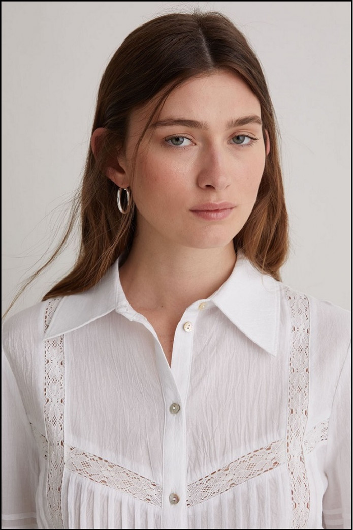 BLUSA PUNTILLAS YERSE