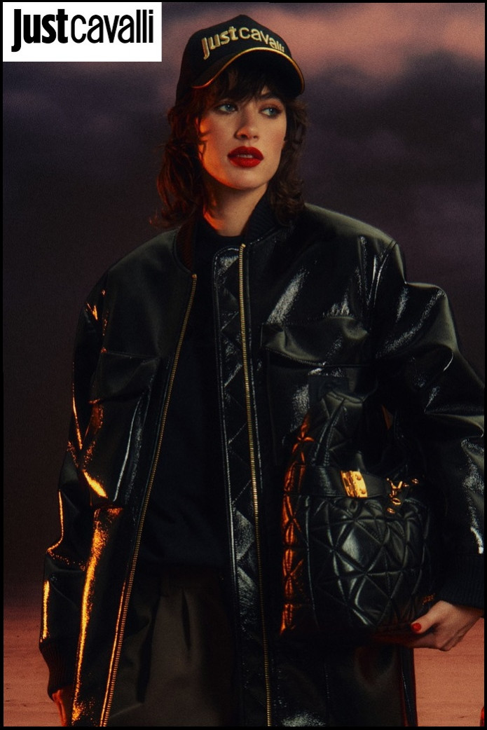 GORRA BASEBALL NEGRA LOGO DORADO JUST CAVALLI