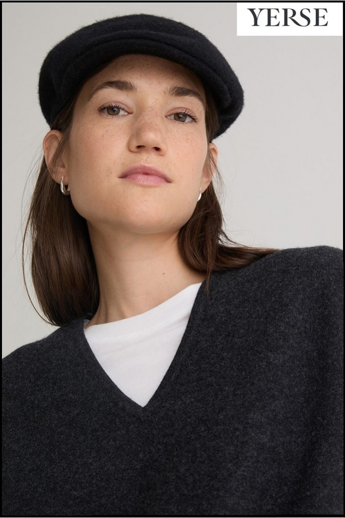 BOINA CON LANA FINA NEGRA YERSE