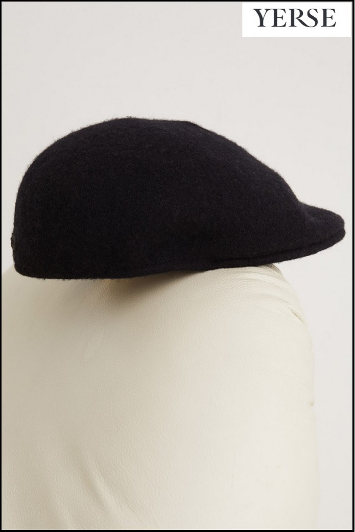 BOINA CON LANA FINA NEGRA YERSE