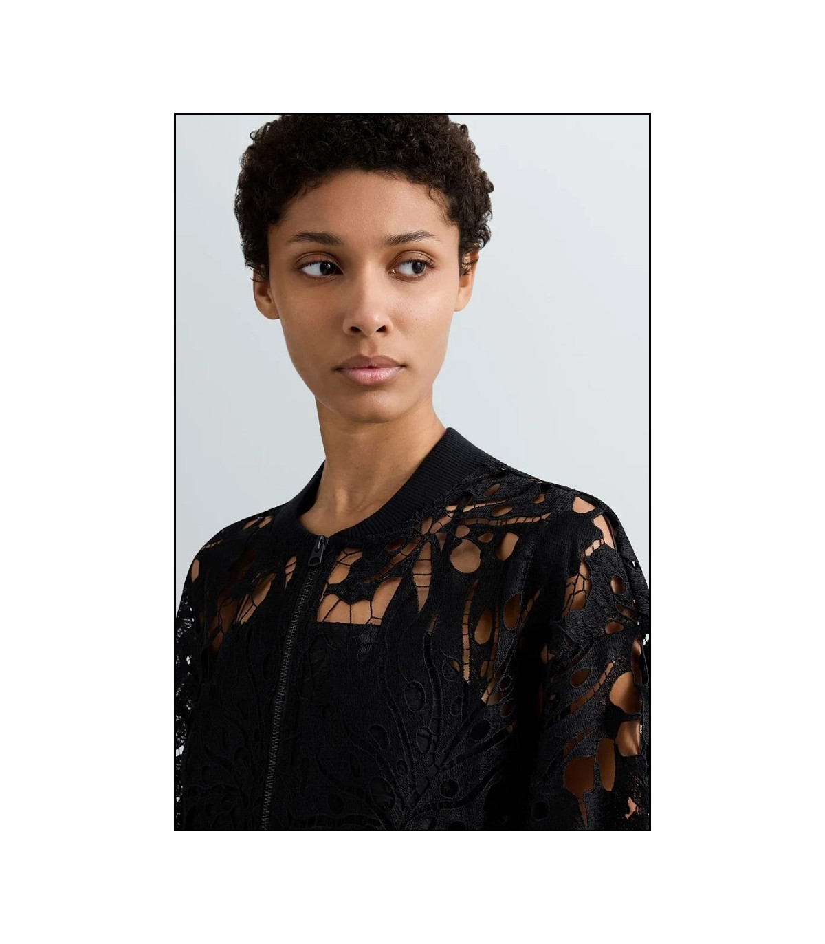 CHAQUETA CON CREMALLERA Y ENCAJE REPLAY