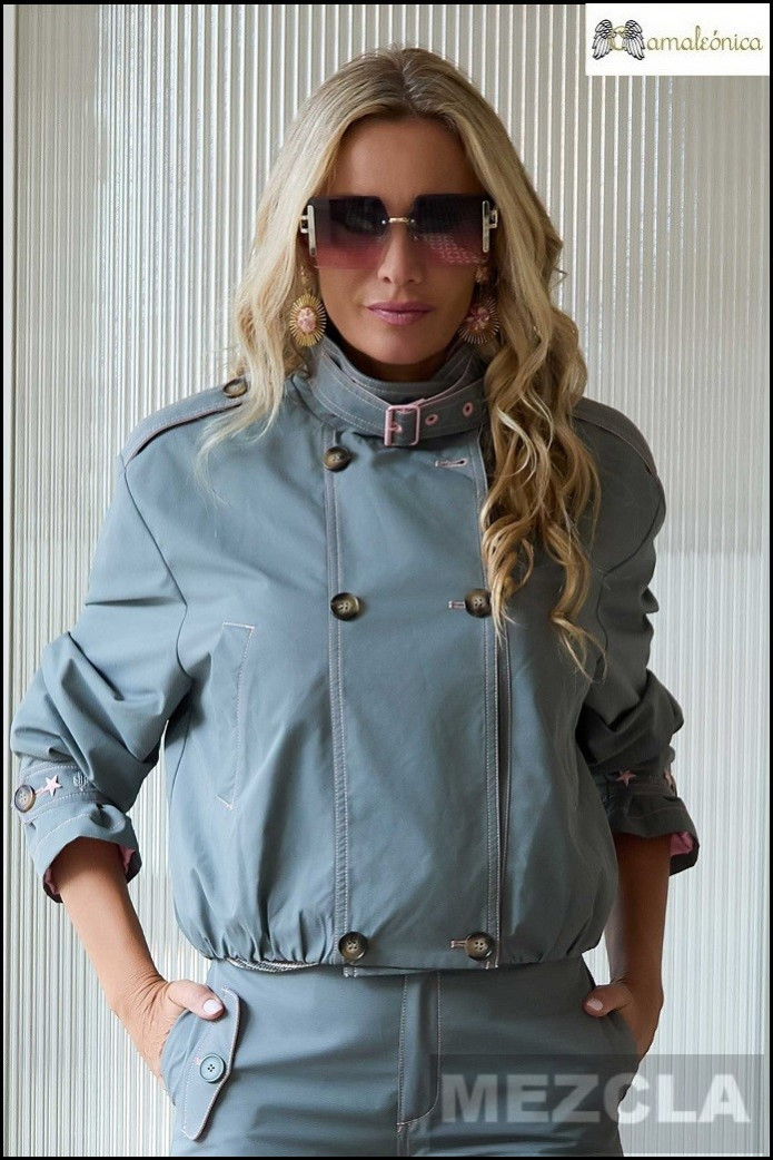 CAZADORA QUETZAL CAMALEÓNICA BY CAPRICHE