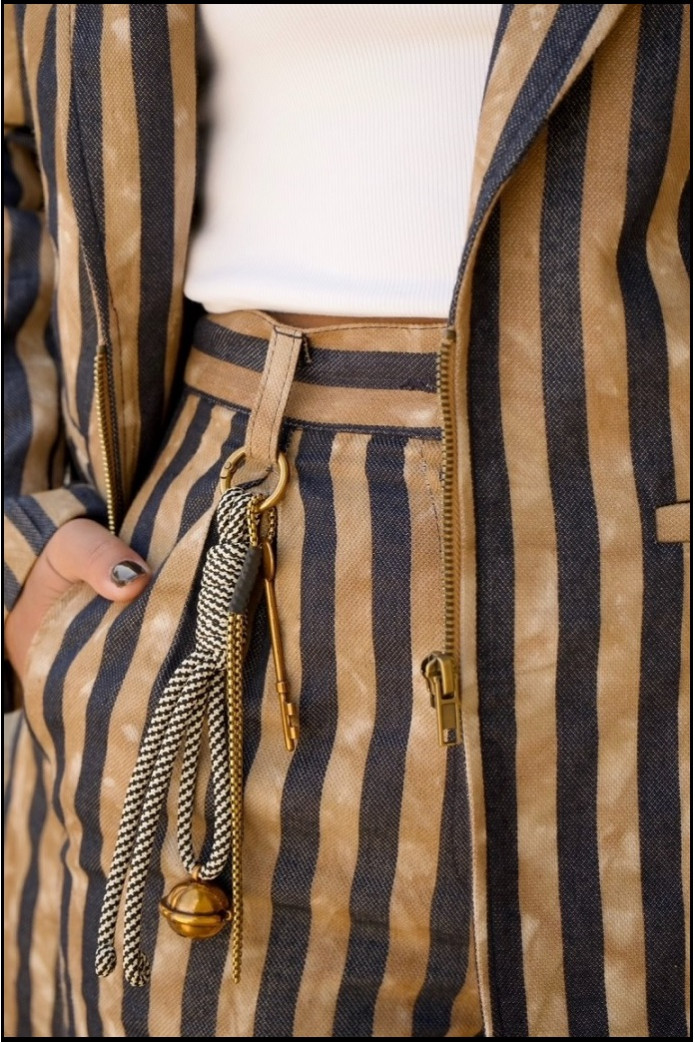 SHORT RAYA MARRÓN HIGHLY PREPPY