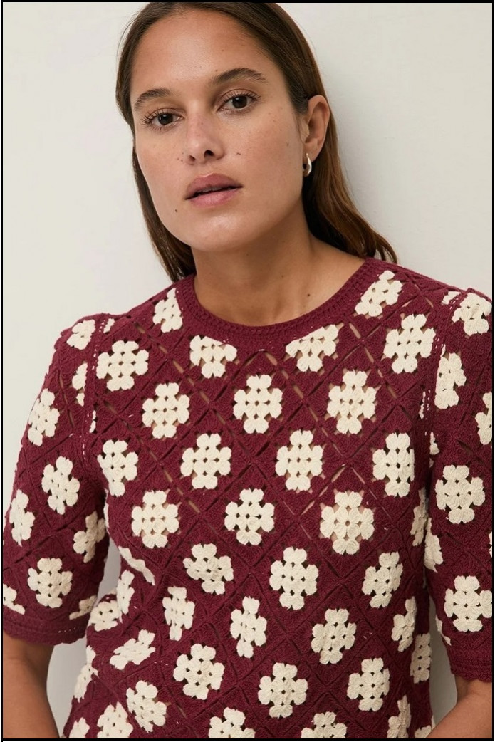 JERSEY EFECTO CROCHET FONDO FRAMBRUESA YERSE