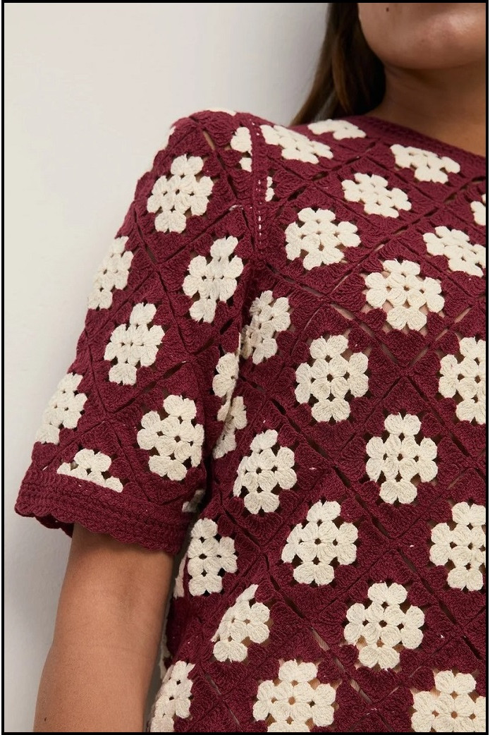 JERSEY EFECTO CROCHET FONDO FRAMBRUESA YERSE