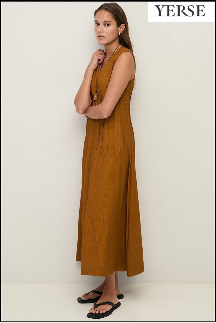 VESTIDO LARGO PLISADO YERSE