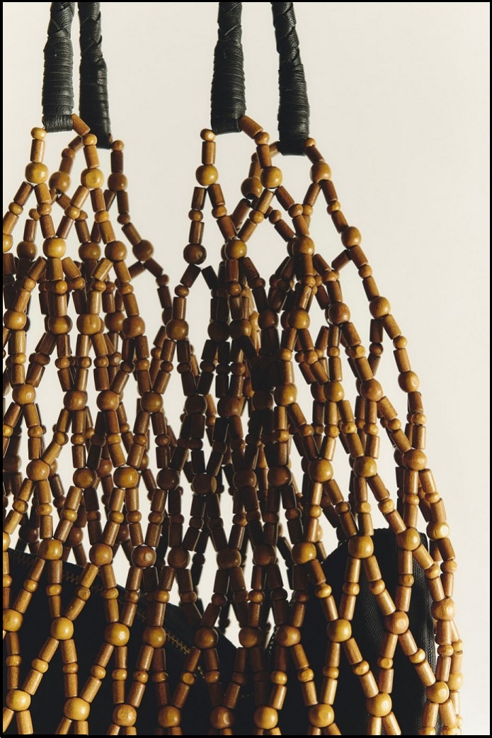 BOLSO DE MALLA CUENTAS DE MADERA YERSE
