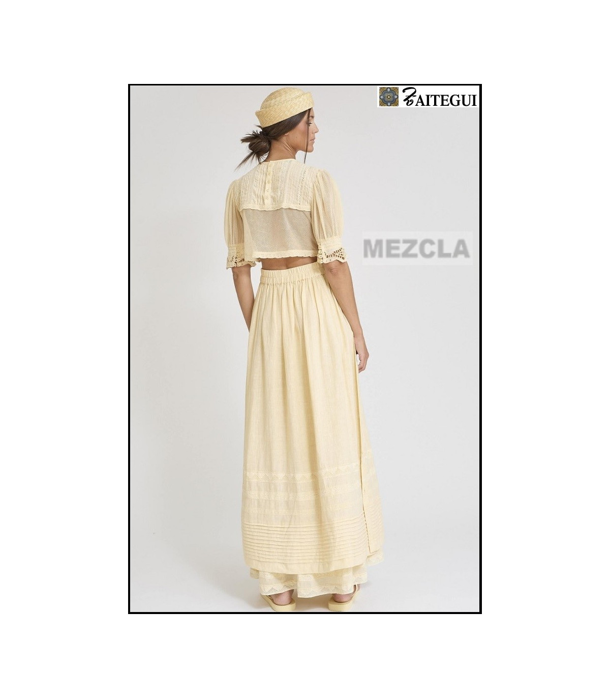 TOP VALENTINA ZAITEGUI