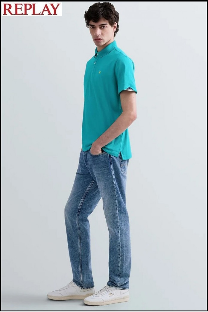 POLO DE PIQUÉ ELÁSTICO EMERALD CON BORDADO R REPLAY