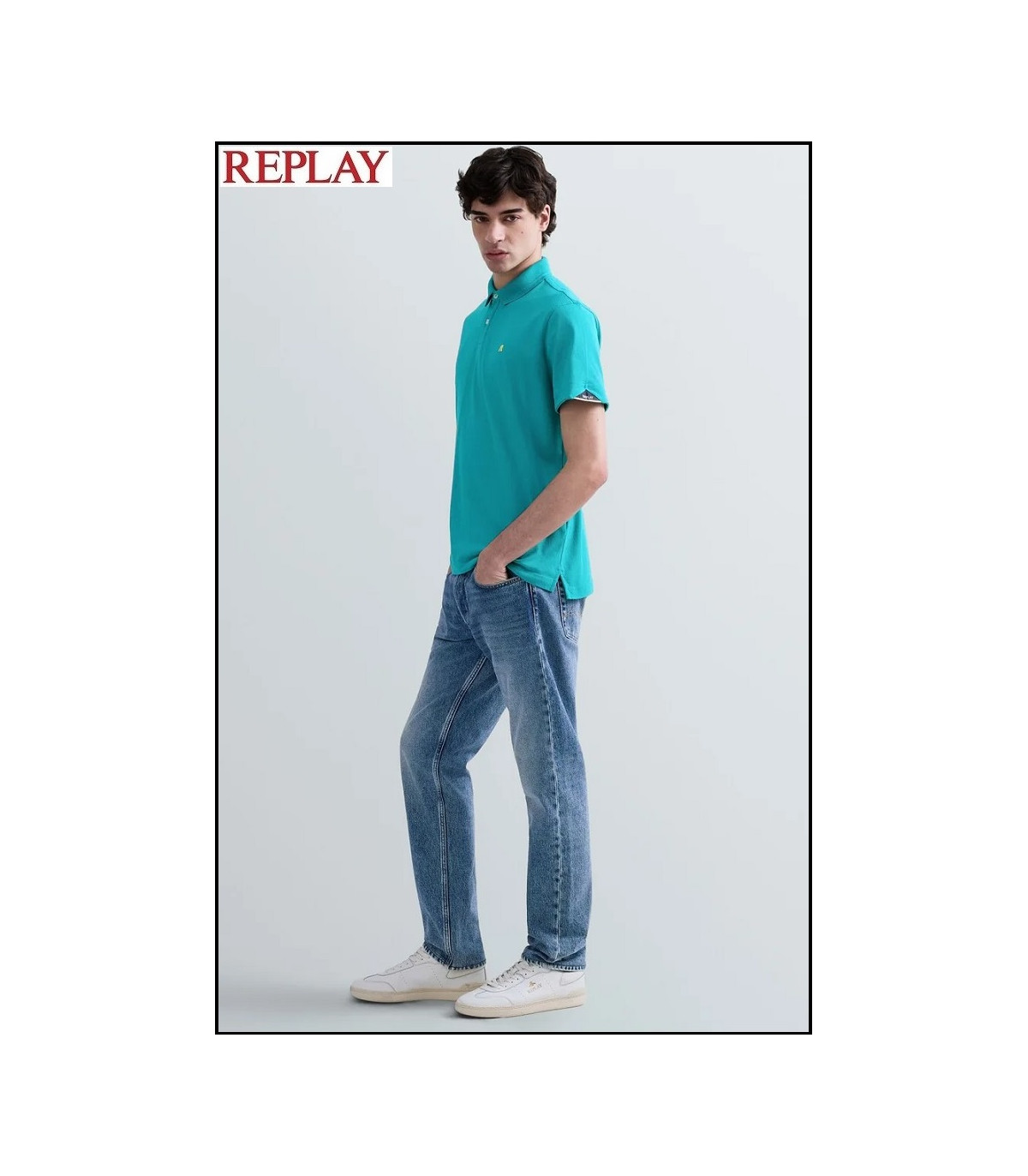 POLO DE PIQUÉ ELÁSTICO EMERALD CON BORDADO R REPLAY