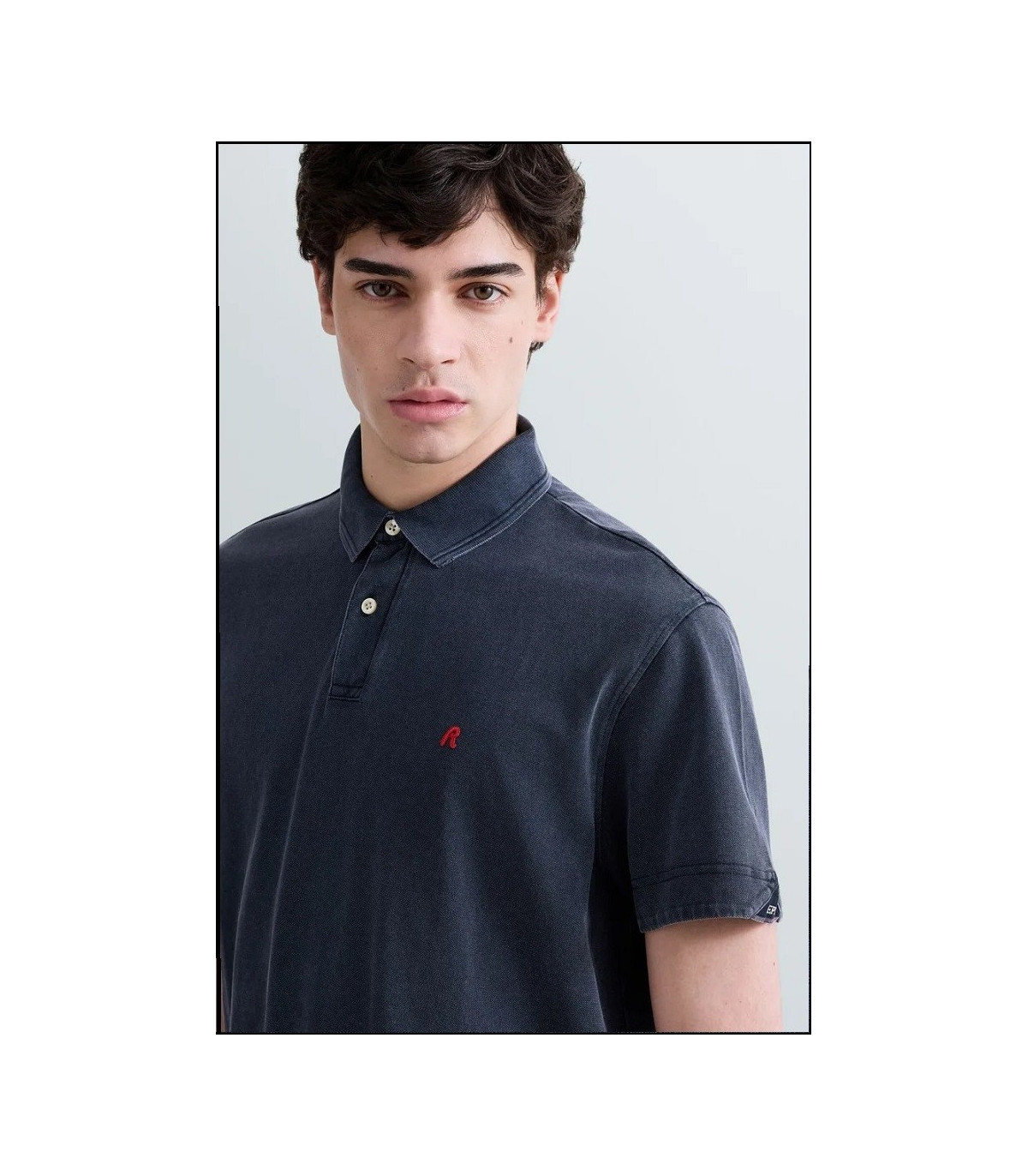 POLO DE PIQUÉ DE ALGODÓN AZUL OSCURO CON BORDADO R