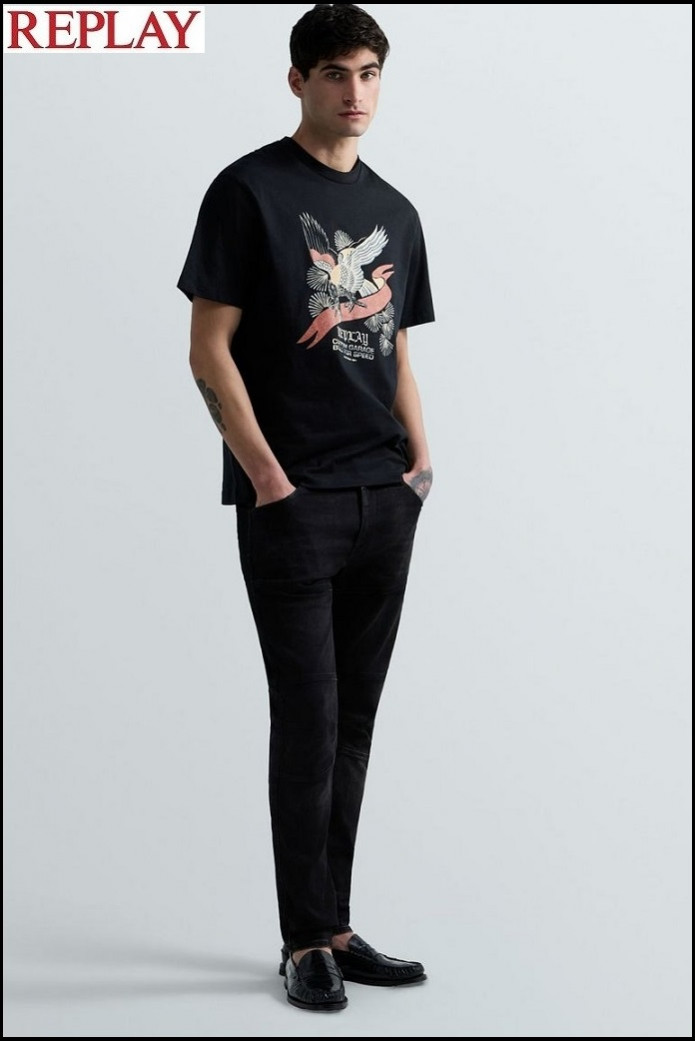 CAMISETA NEGRA CON ESTAMPADO ÁGUILA REPLAY