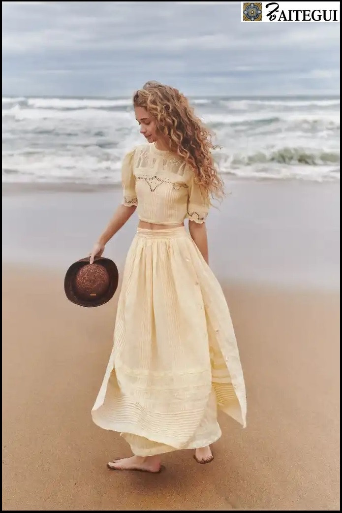 TOP VALENTINA ZAITEGUI