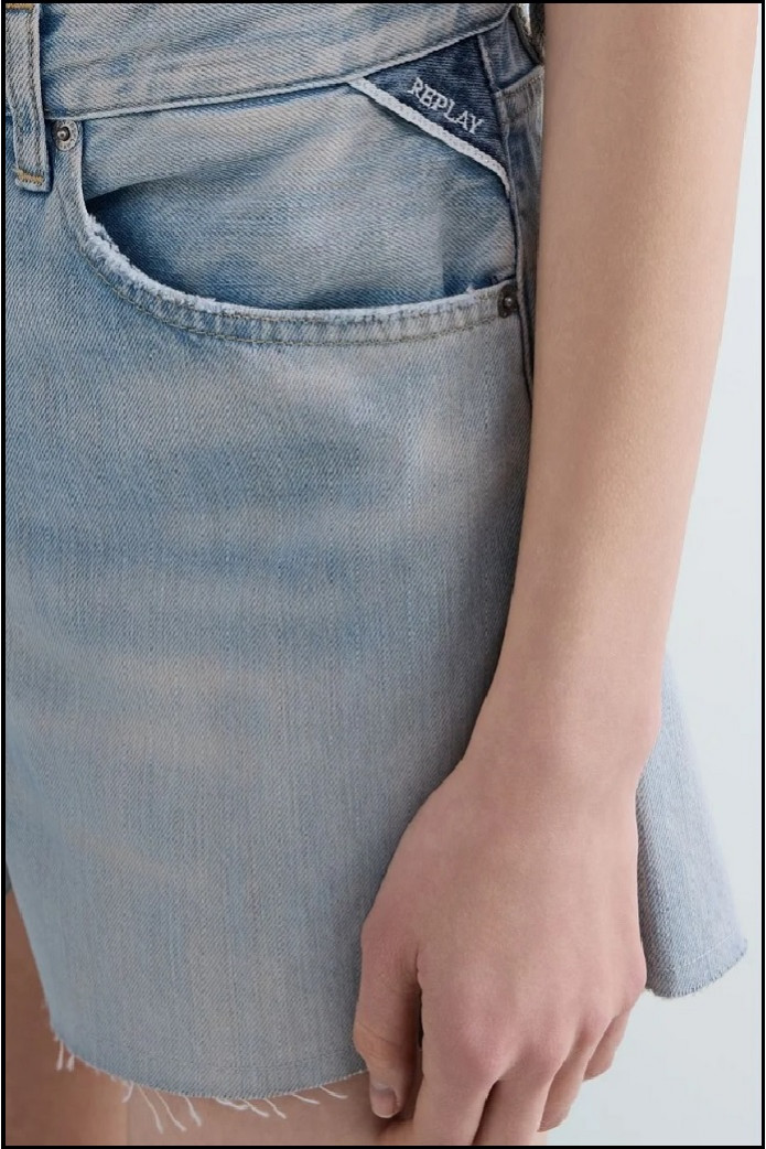 PANTALÓN CORTO RECTO DE DENIM CLARO REPLAY