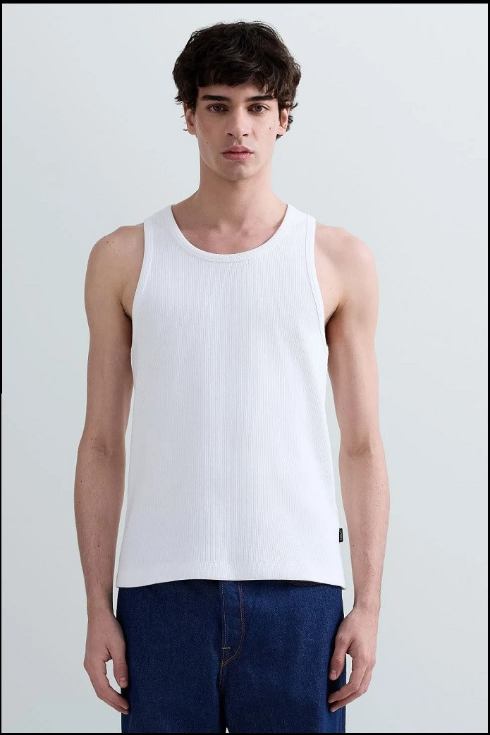 CAMISETA BLANCA SIN MANGAS DE ALGODÓN ACANALADO