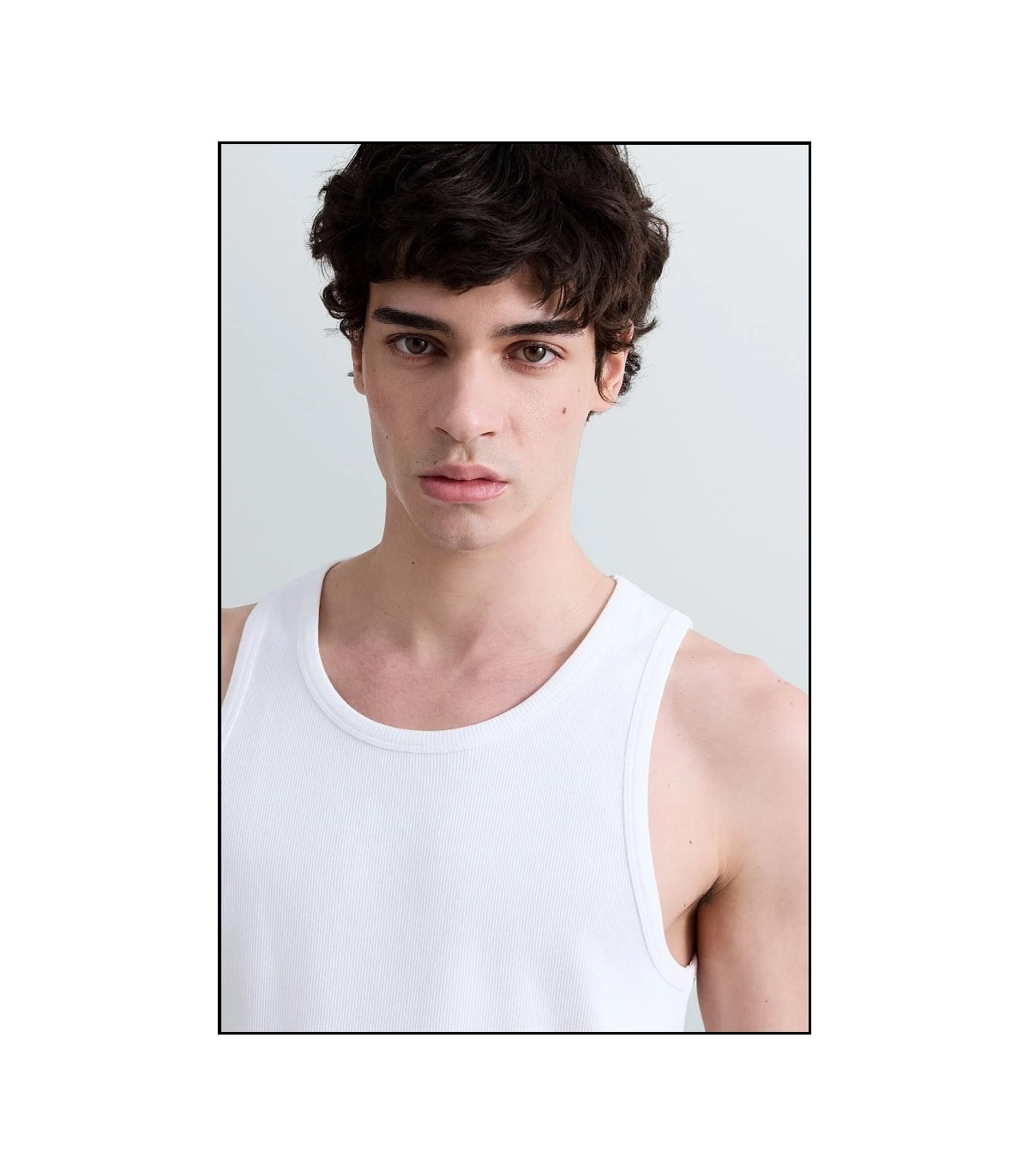 CAMISETA BLANCA SIN MANGAS DE ALGODÓN ACANALADO