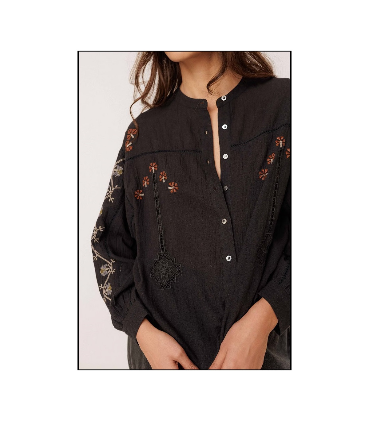 CAMISA BORDADOS NEGRO INDI&COLD