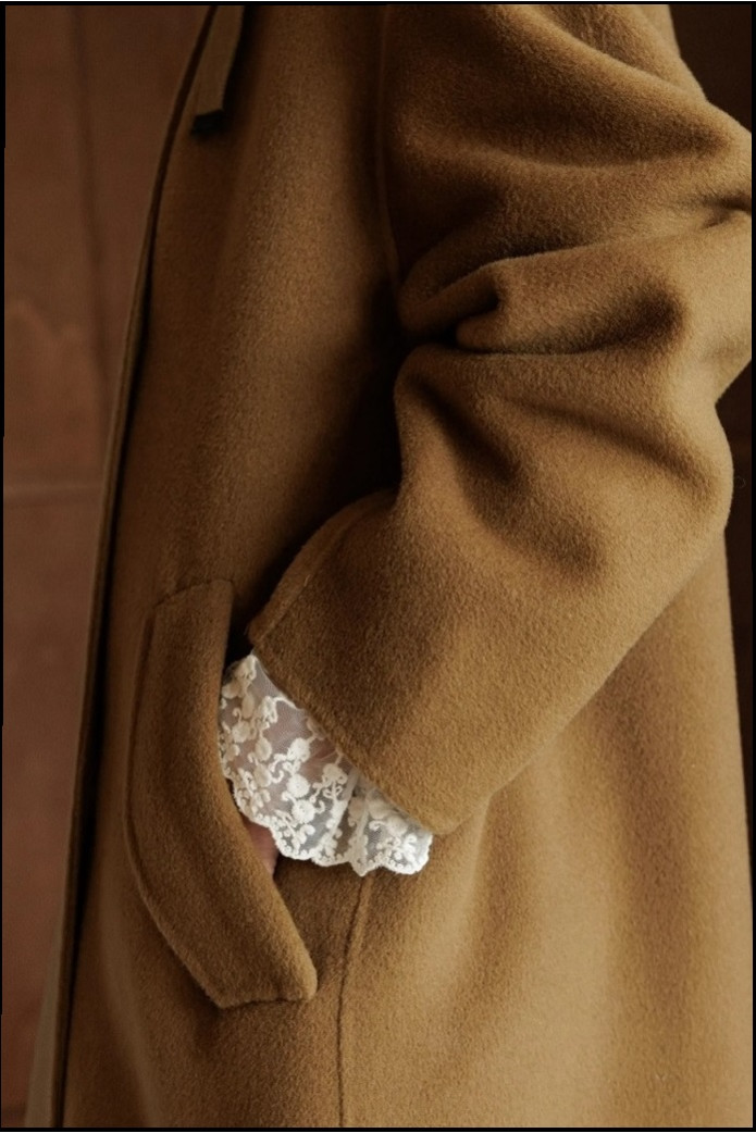 MAXI ABRIGO LANA CON CAPUCHA CAMEL INDI&COLD