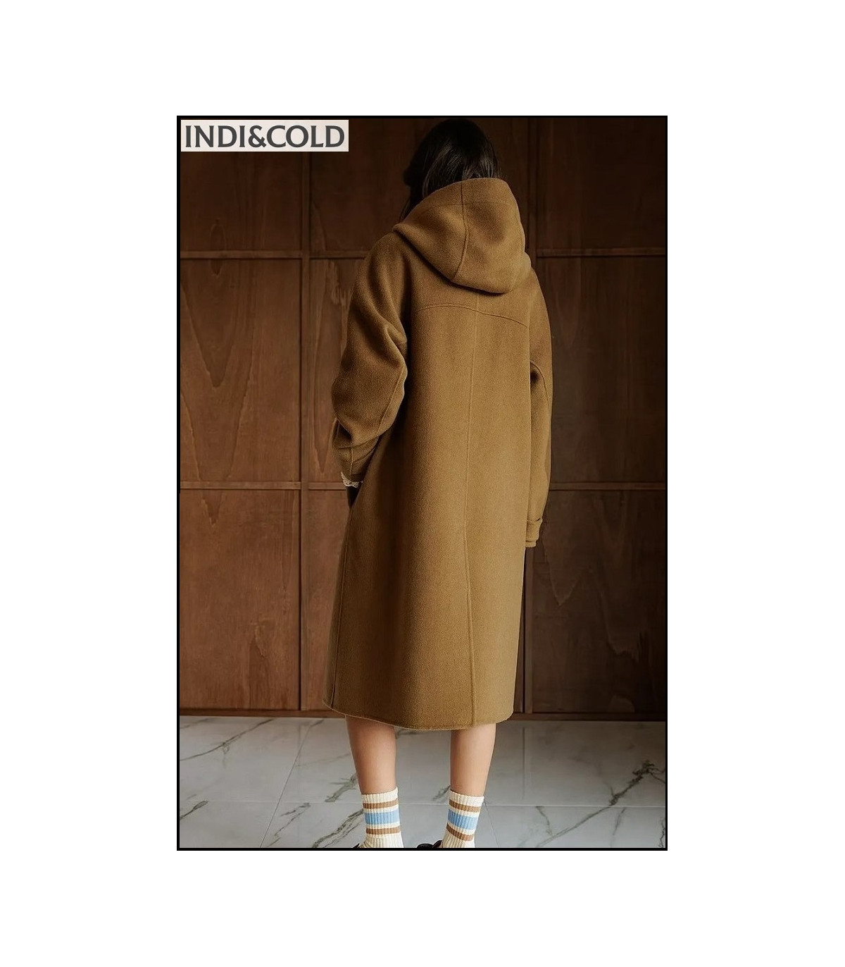 MAXI ABRIGO LANA CON CAPUCHA CAMEL INDI&COLD