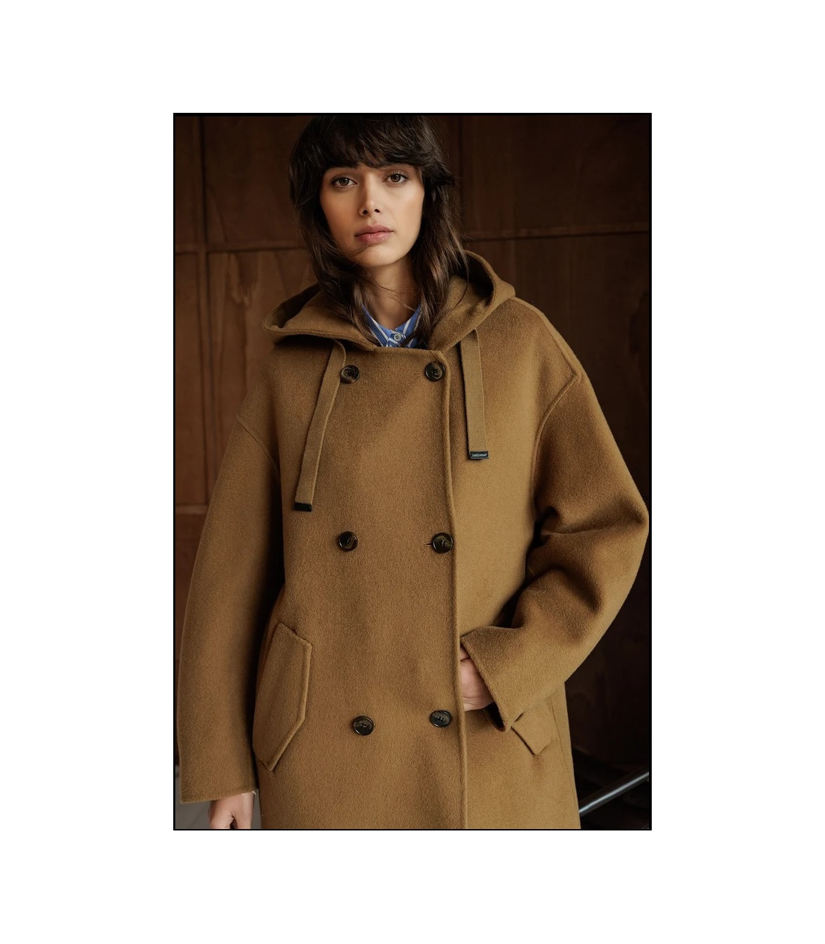 MAXI ABRIGO LANA CON CAPUCHA CAMEL INDI&COLD