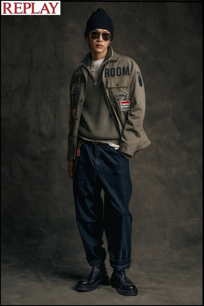 SOBRECAMISA MILITAR CON PARCHES REPLAY