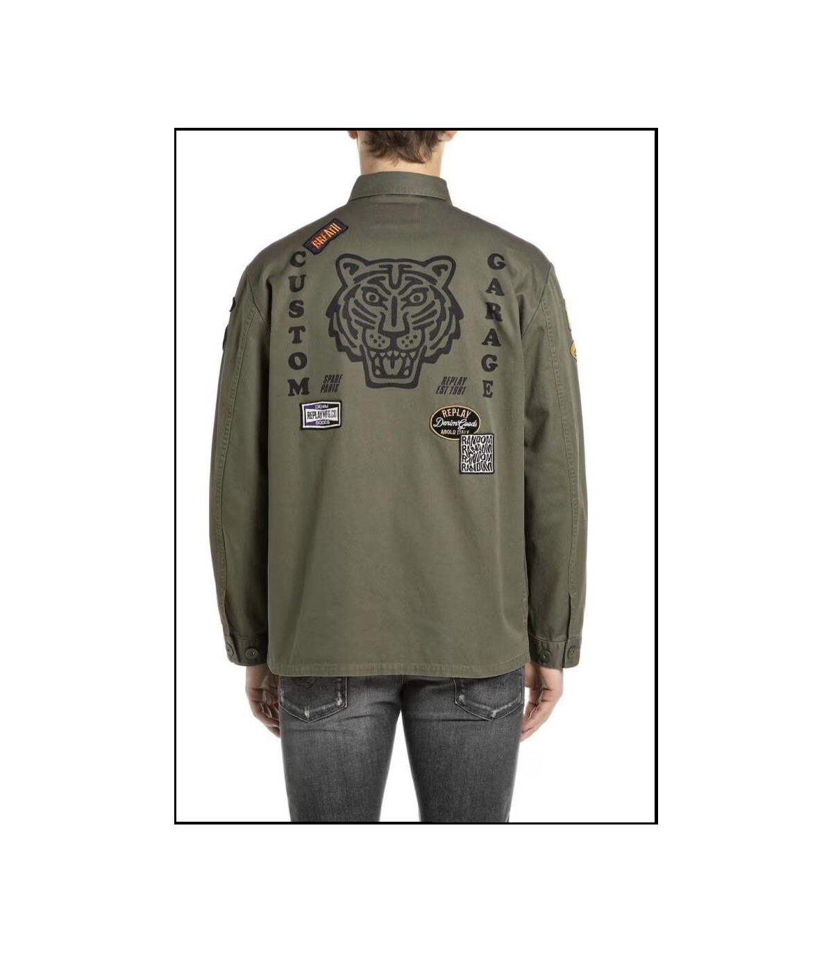 SOBRECAMISA MILITAR CON PARCHES REPLAY