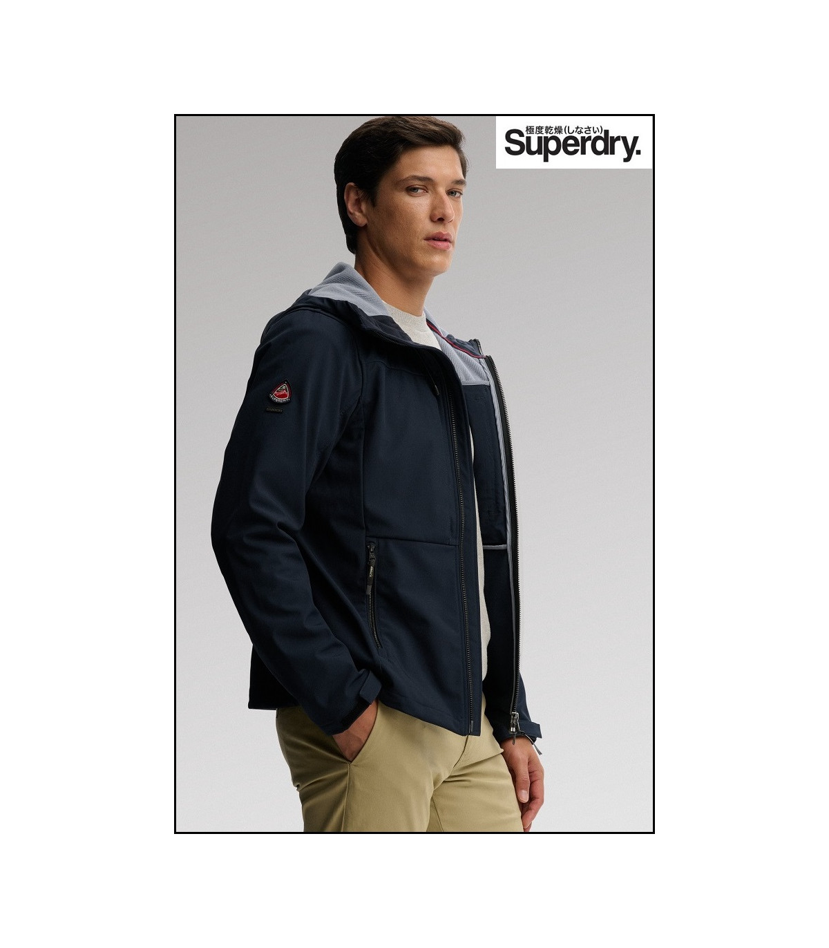 CHAQUETA AZUL TREKKER SOFTSHELL SUPERDRY