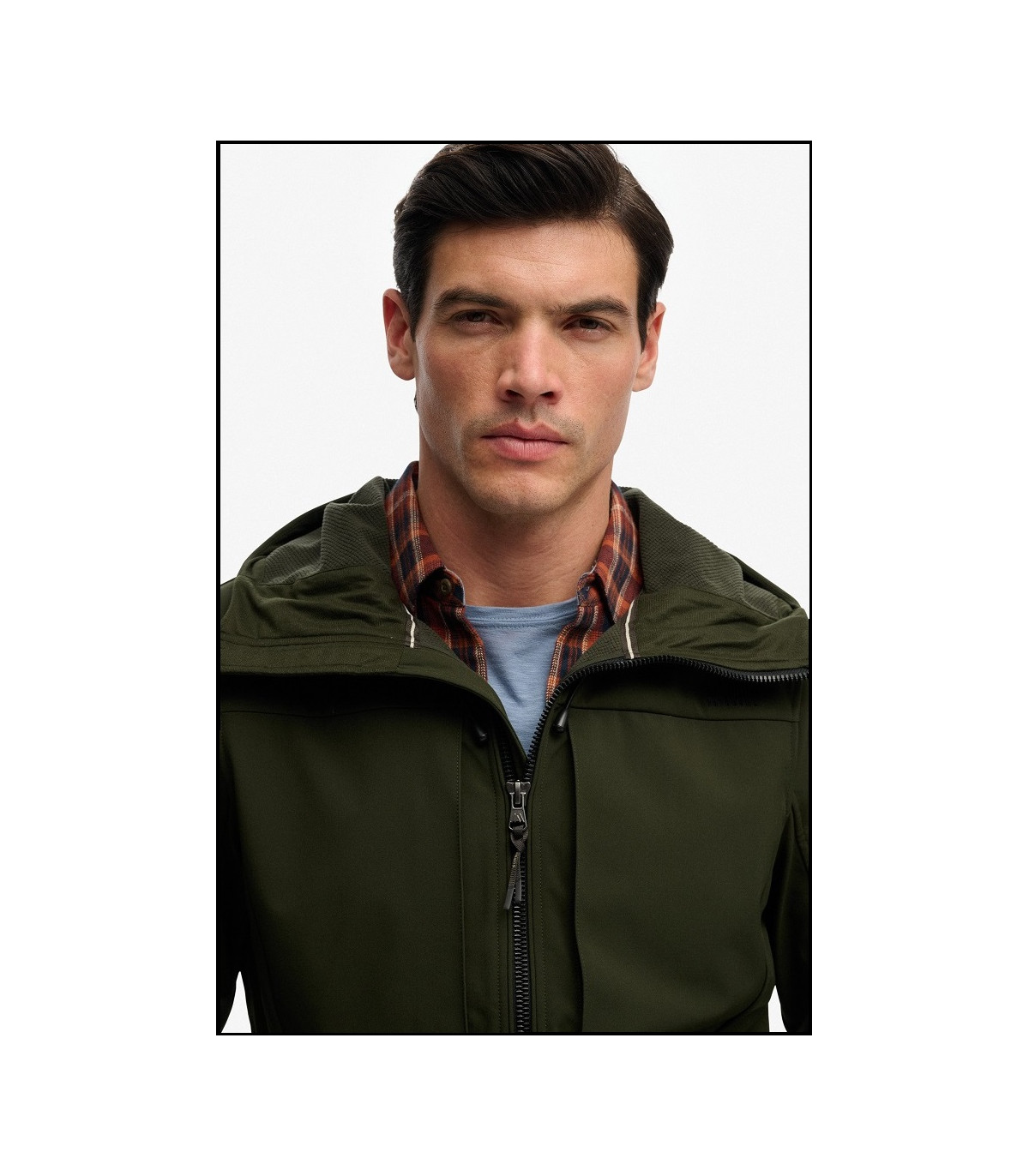 CHAQUETA VERDE TREKKER SOFTSHELL SUPERDRY